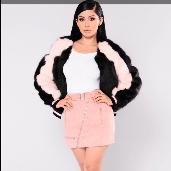 🔥💥PINK VARSITY FAUX FUR COAT - Picture 3 of 3